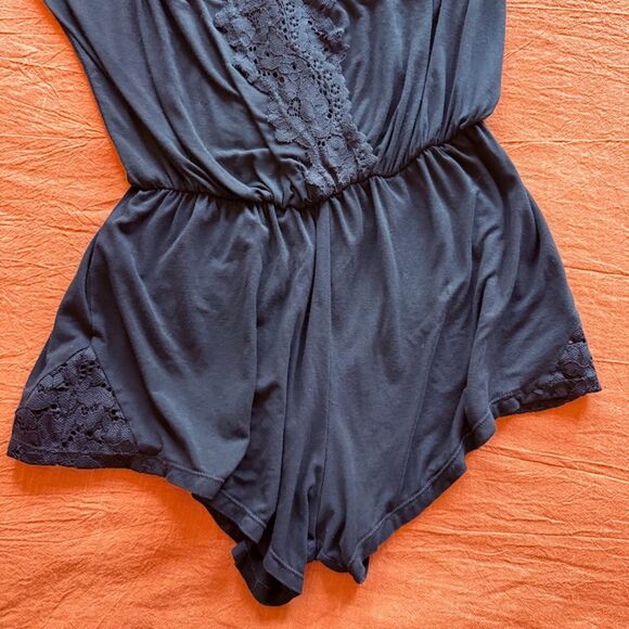 F21 Black Lace Trim & Jersey Pajama Lounge Romper size XS/S - Picture 3 of 8